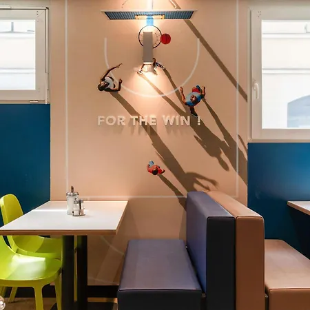 Ibis Budget Paris Ouest Hotel