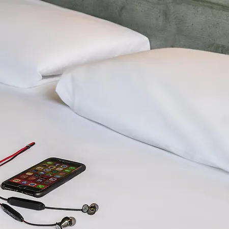 Hotel Ibis Budget Paris Ouest 2*