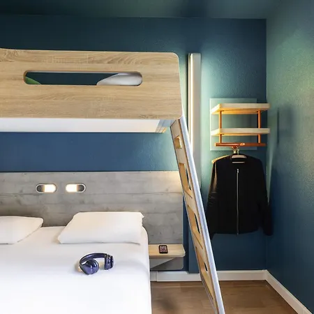 Ibis Budget Paris Ouest 2*