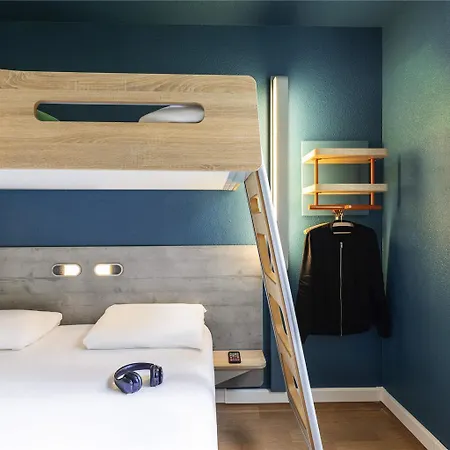Ibis Budget Paris Ouest 2*