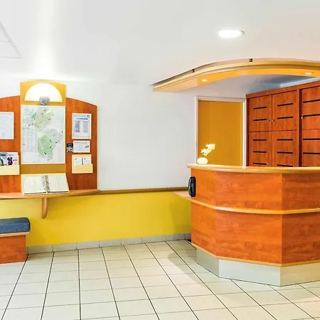 Ibis Budget Paris Ouest Hotel 2*