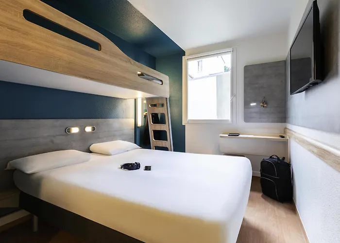 Ibis Budget Paris Ouest Отель 2*