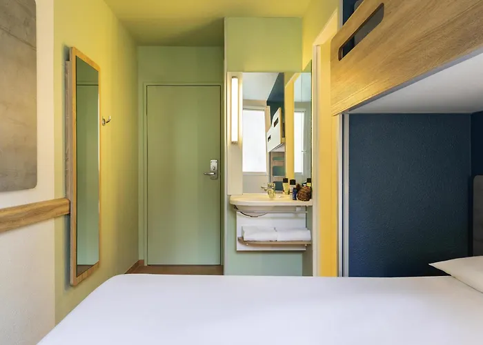 Ibis Budget Paris Ouest 2*