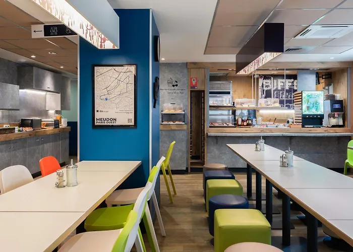 Ibis Budget Paris Ouest Отель 2*