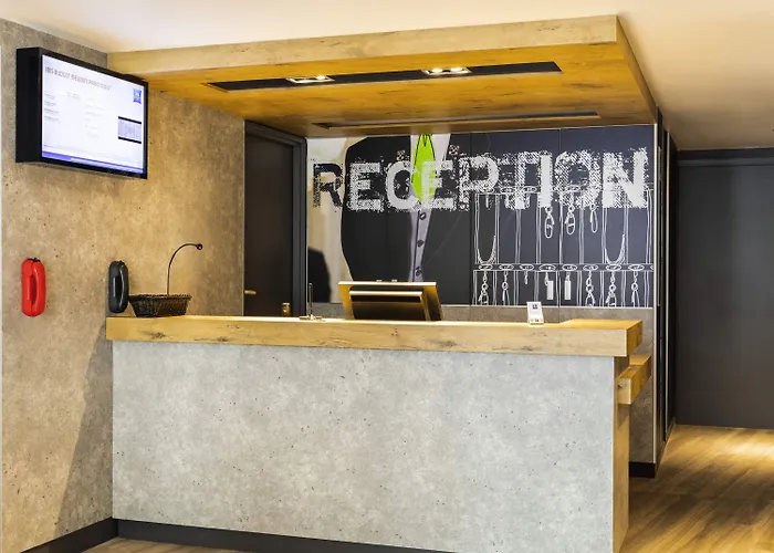 Ibis Budget Paris Ouest Отель 2*