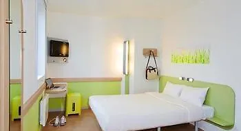 Ibis Budget Paris Ouest 호텔 2*