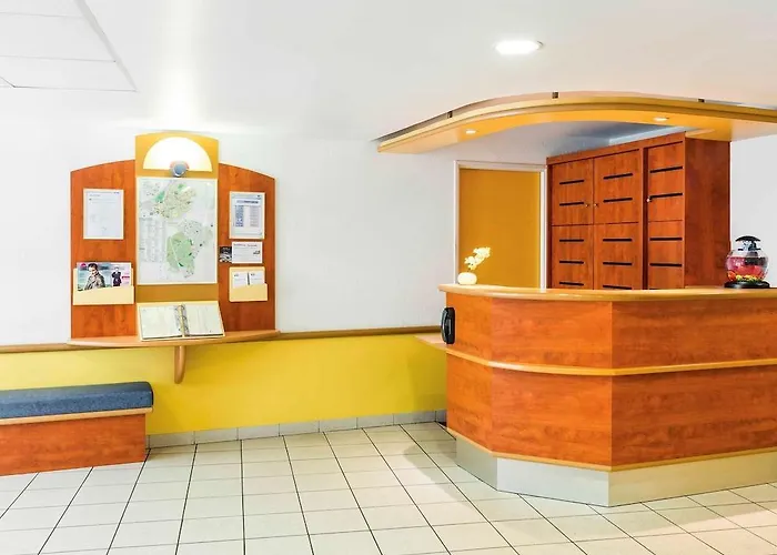 Ibis Budget Paris Ouest Hotel 2*
