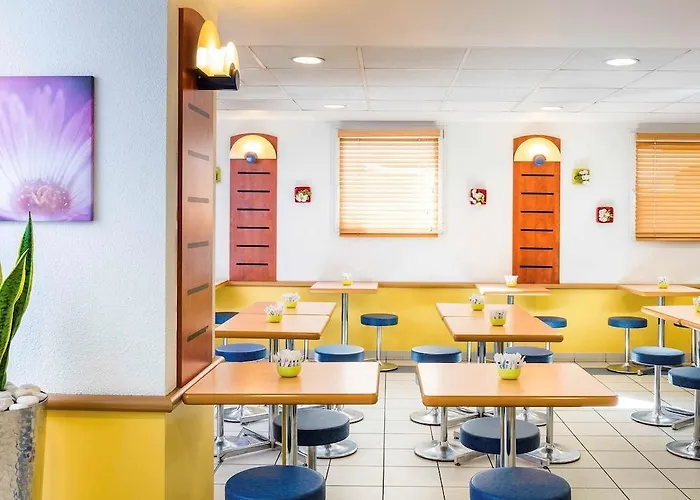Ibis Budget Paris Ouest 2*